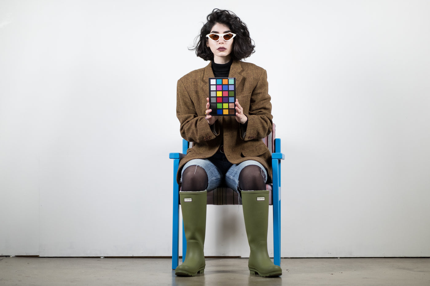 Tara Haghi is a visual artist and painter based in the Netherlands.